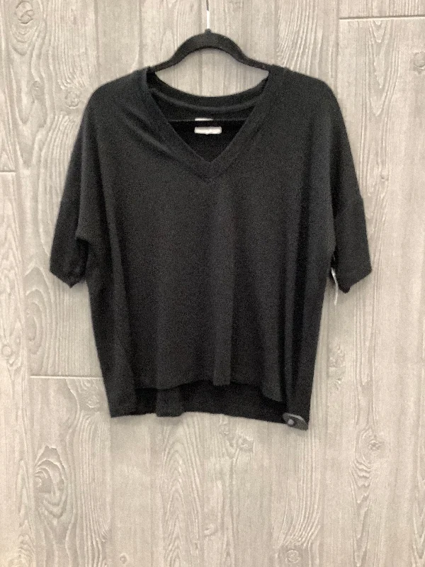 Top Short Sleeve By Lou And Grey In Black, Size: S