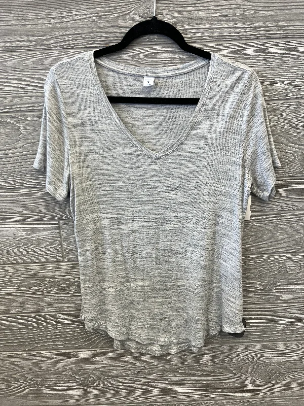 Top Short Sleeve By Old Navy In Grey, Size: M