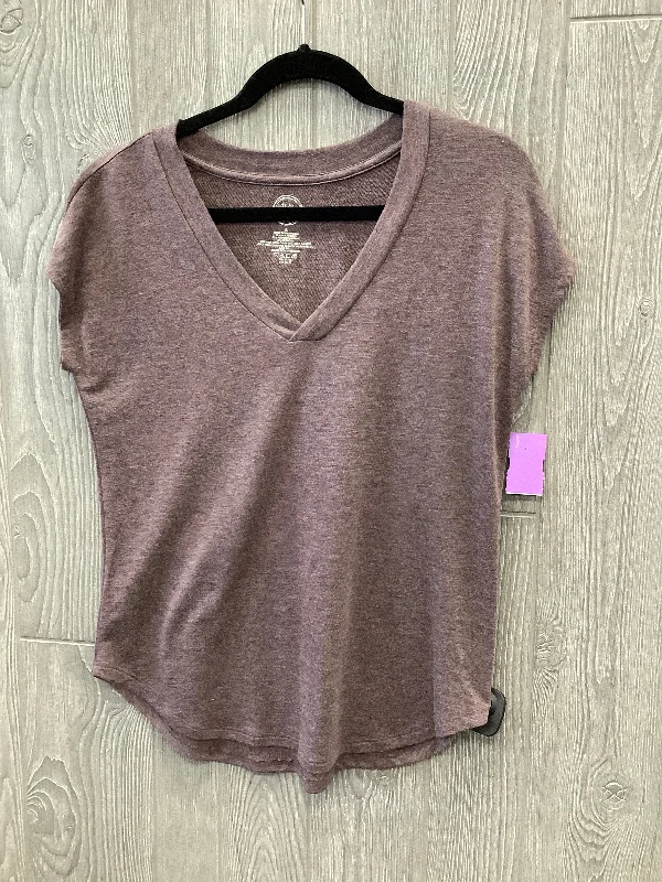 Top Short Sleeve Basic By Maurices In Brown, Size: S