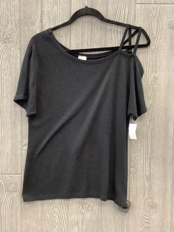 Top Short Sleeve By Kaleigh In Black, Size: S