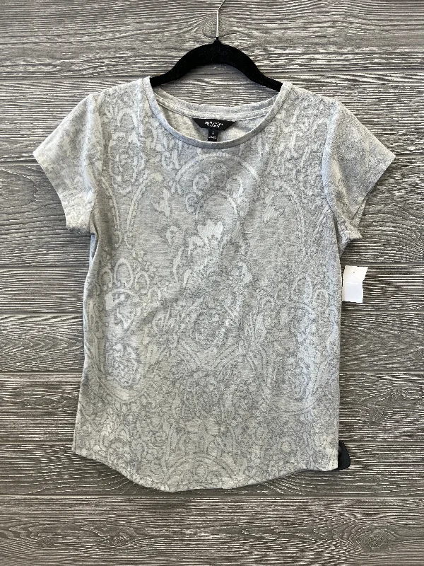 Top Short Sleeve By Simply Vera In Grey, Size: S