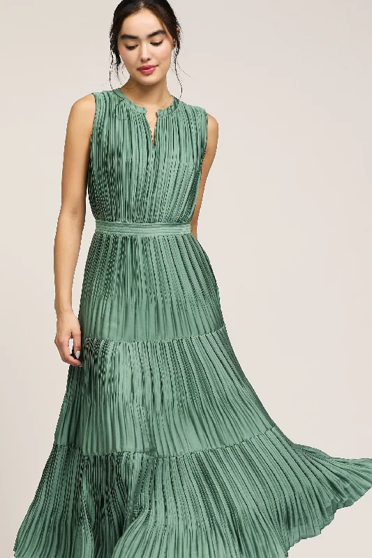 Pleated Sleeveless Maxi Dress